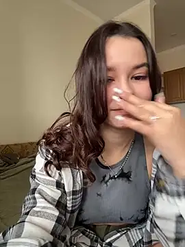 PoppyRobinson online show from 8, 12, 2024