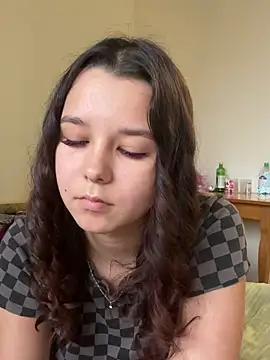 PoppyRobinson online show from 12, 12, 2024