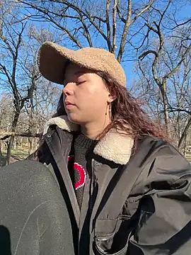 PoppyRobinson online show from 9, 1, 2025