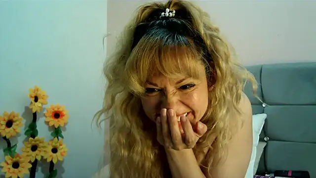 taylor198115 online show from 1, 3, 2025