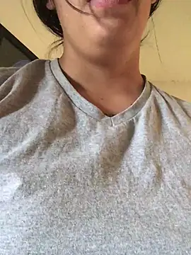 Miss oliviaa online show from 5, 1, 2025