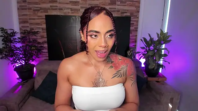 Snapshot of emilyfitness chatting on 7, 1, 2026 emilyfitness online show from 7, 1, 2026