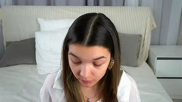 Snapshot of VeronaAppleberry chatting on 13, 11, 2025 VeronaAppleberry online show from 13, 11, 2025