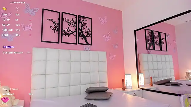 Snapshot of RenataJhonson_ chatting on 8, 3, 2025 RenataJhonson online show from 8, 3, 2025