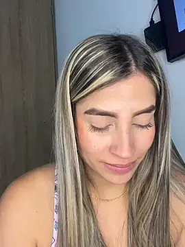 Snapshot of Issabela_G1 chatting on 12, 12, 2024 Issabela G1 online show from 12, 12, 2024