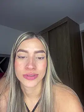 Snapshot of Issabela_G1 chatting on 14, 12, 2024 Issabela G1 online show from 14, 12, 2024