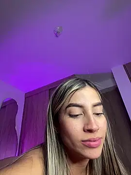 Snapshot of Issabela_G1 chatting on 15, 12, 2024 Issabela G1 online show from 15, 12, 2024