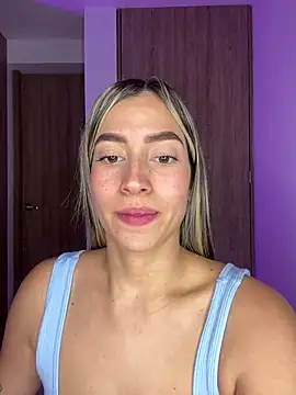 Snapshot of Issabela_G1 chatting on 22, 12, 2024 Issabela G1 online show from 22, 12, 2024