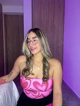 Snapshot of Issabela_G1 chatting on 3, 1, 2025 Issabela G1 online show from 3, 1, 2025