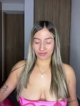 Snapshot of Issabela_G1 chatting on 28, 1, 2025 Issabela G1 online show from 28, 1, 2025