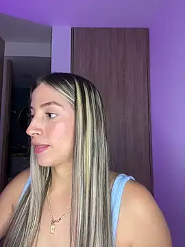 Snapshot of Issabela_G1 chatting on 1, 2, 2025 Issabela G1 online show from 1, 2, 2025