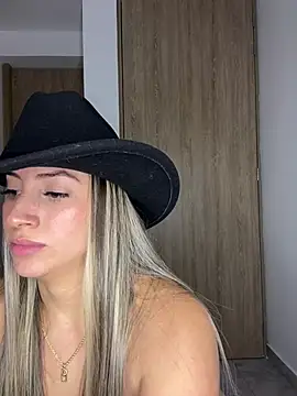 Snapshot of Issabela_G1 chatting on 10, 2, 2025 Issabela G1 online show from 10, 2, 2025