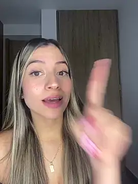 Snapshot of Issabela_G1 chatting on 19, 2, 2025 Issabela G1 online show from 19, 2, 2025