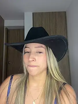 Snapshot of Issabela_G1 chatting on 19, 3, 2025 Issabela G1 online show from 19, 3, 2025