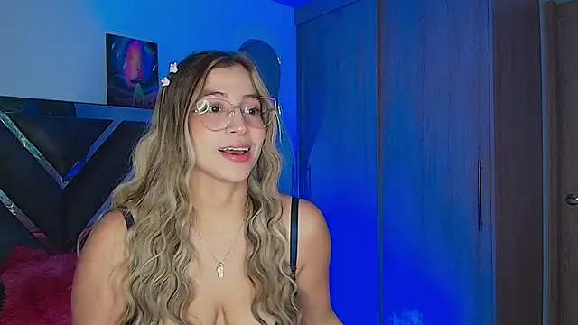 Snapshot of Issabela_G1 chatting on 30, 11, 2025 Issabela G1 online show from 30, 11, 2025