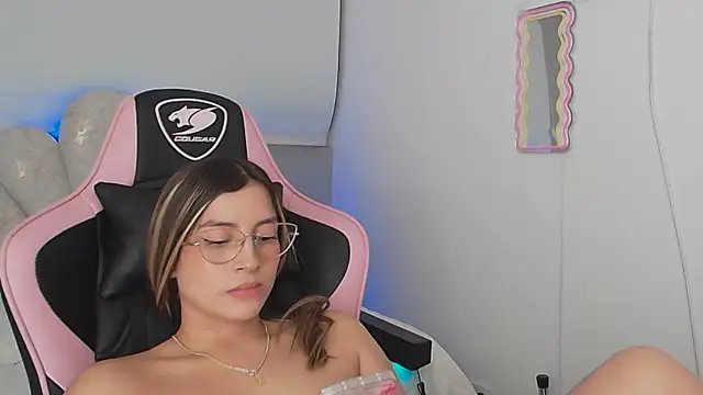 Snapshot of Issabela_G1 chatting on 21, 3, 2026 Issabela G1 online show from 21, 3, 2026