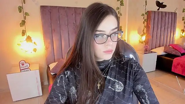 Charlotte Olsen  online show from 19, 10, 2025