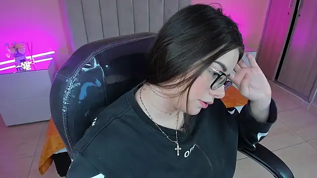 Charlotte Olsen  online show from 30, 4, 2026