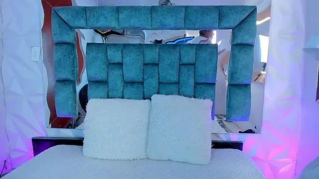 Snapshot of Nanda_Vixen chatting on 18, 2, 2025 Nanda Vixen online show from 18, 2, 2025