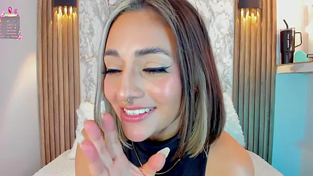 Snapshot of Nanda_Vixen chatting on 20, 3, 2025 Nanda Vixen online show from 20, 3, 2025