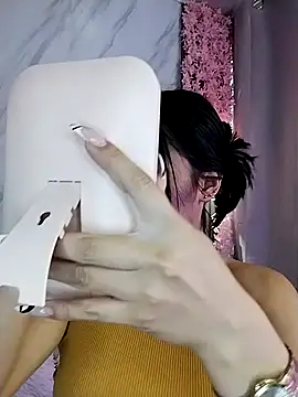 Snapshot of Nanda_Vixen chatting on 24, 9, 2025 Nanda Vixen online show from 24, 9, 2025