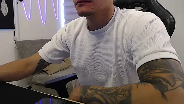 Snapshot of team_dinamite69 chatting on 18, 10, 2025 team dinamite69 online show from 18, 10, 2025