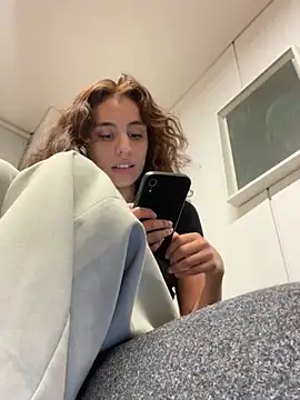 Katee Jones online show from 5, 2, 2025