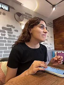 Katee Jones online show from 18, 3, 2025