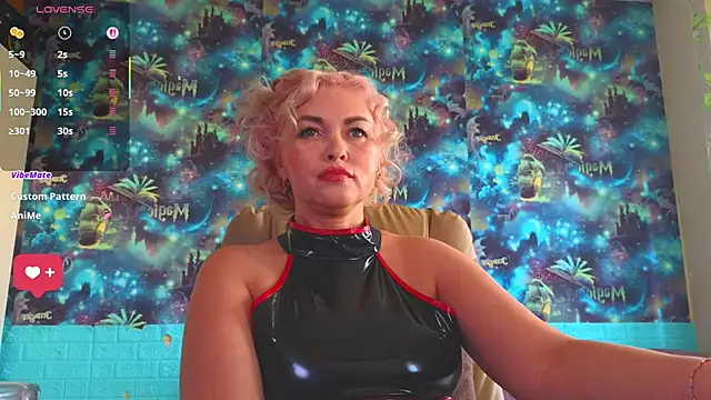 Snapshot of Snow_Goddess chatting on 10, 9, 2025 Snow Goddess online show from 10, 9, 2025