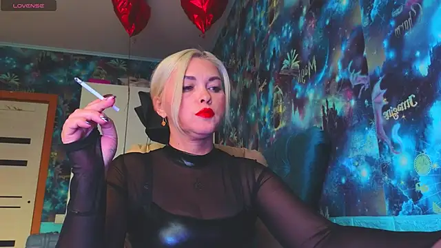 Snapshot of Snow_Goddess chatting on 1, 10, 2025 Snow Goddess online show from 1, 10, 2025