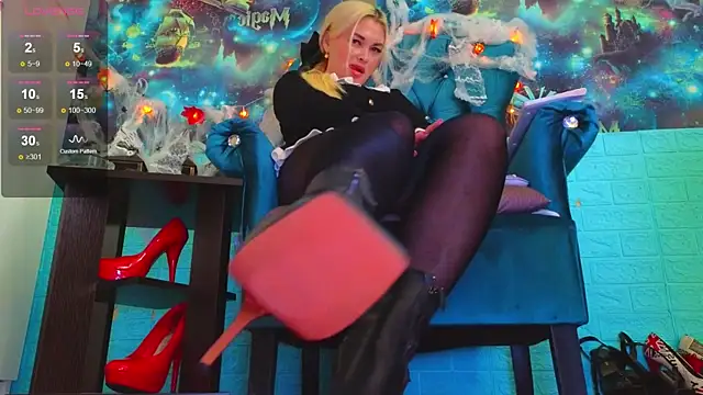 Snapshot of Snow_Goddess chatting on 24, 10, 2025 Snow Goddess online show from 24, 10, 2025