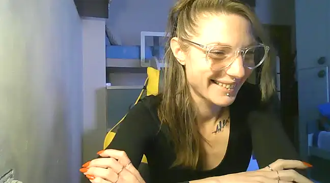 Snapshot of Feli_blue chatting on 4, 12, 2024 Feli blue online show from 4, 12, 2024