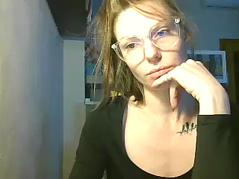 Snapshot of Feli_blue chatting on 13, 12, 2024 Feli blue online show from 13, 12, 2024