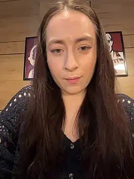 Holly Play online show from 1, 5, 2026