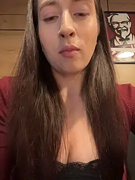 Holly Play online show from 6, 7, 2026