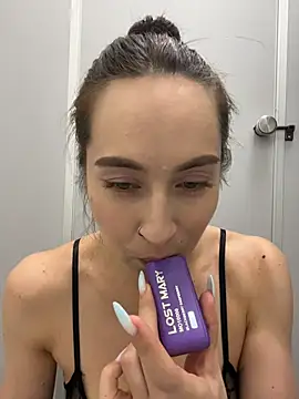 Holly Play online show from 6, 7, 2026