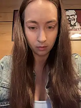 Holly Play online show from 14, 7, 2026