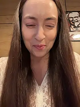 Holly Play online show from 23, 7, 2026