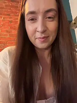 Holly Play online show from 24, 7, 2026