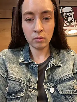 Holly Play online show from 30, 7, 2026