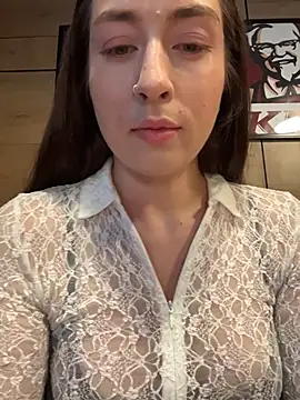 Holly Play online show from 4, 8, 2026