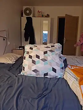 Chaudesquirt online show from 18, 2, 2026