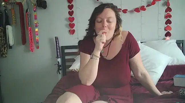 Lyrann89 online show from 8, 3, 2025