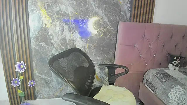 Snapshot of nicol_jone1 chatting on 2, 6, 2026 nicol jone1 online show from 2, 6, 2026