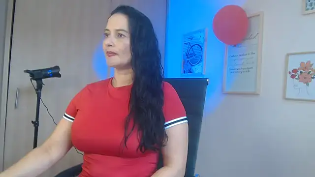 lucy diiaz online show from 26, 2, 2025