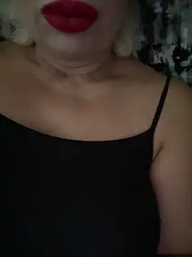 Snapshot of luna_14 chatting on 9, 10, 2025 luna 14 online show from 9, 10, 2025