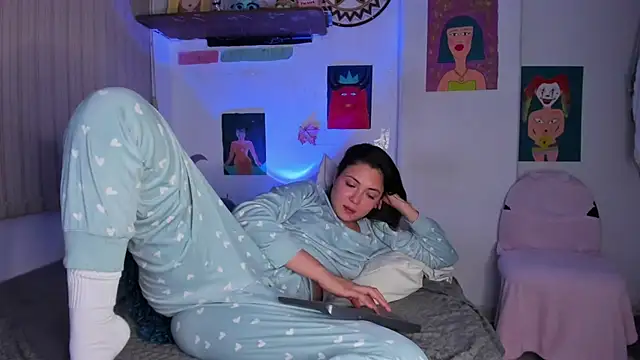 Snapshot of azumi_cutiepie_ chatting on 6, 3, 2025 azumi cutiepie online show from 6, 3, 2025