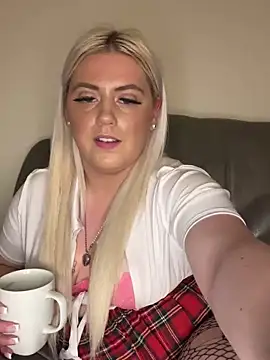 Blondiee3088 online show from 4, 12, 2024