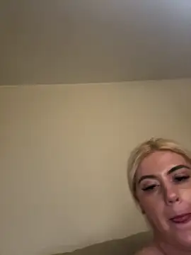 Blondiee3088 online show from 7, 2, 2025