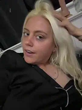 Blondiee3088 online show from 15, 9, 2025